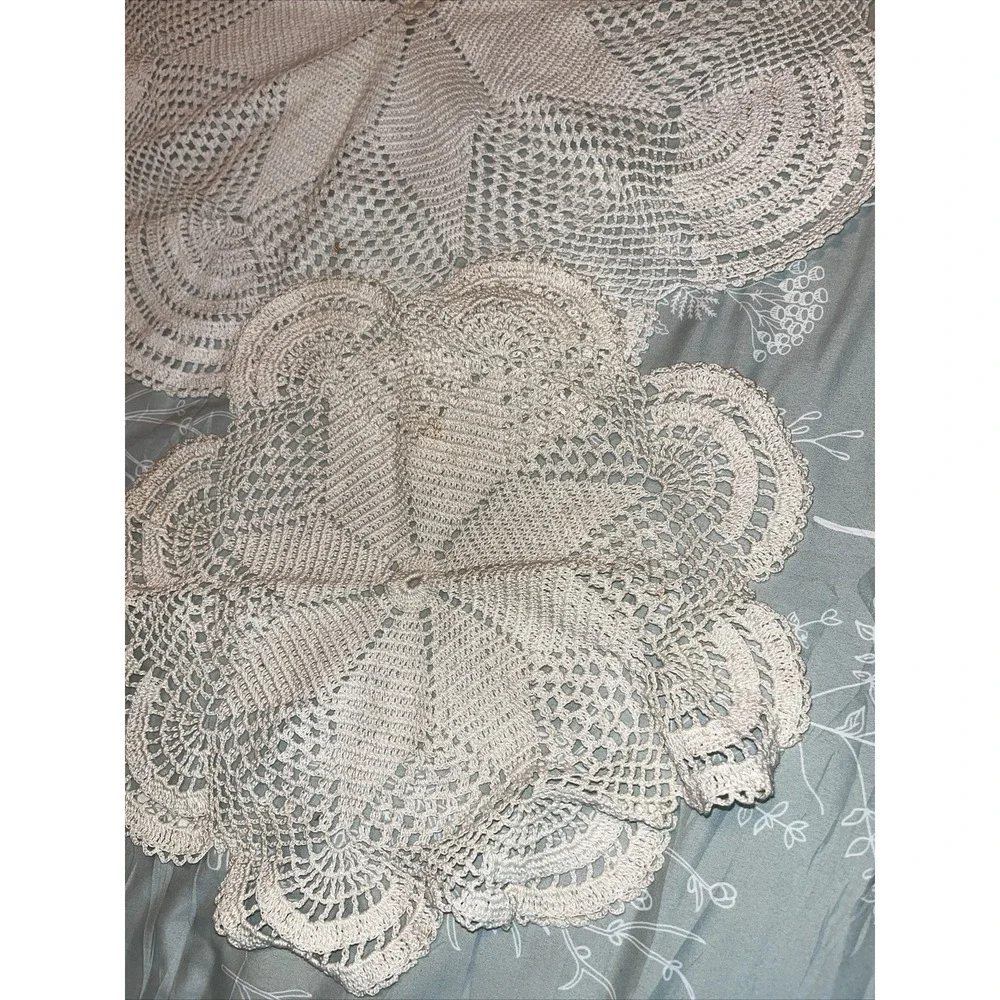 Vintage Estate Lot 4 Doilies‎ With Different Shape Patterns And Sizes